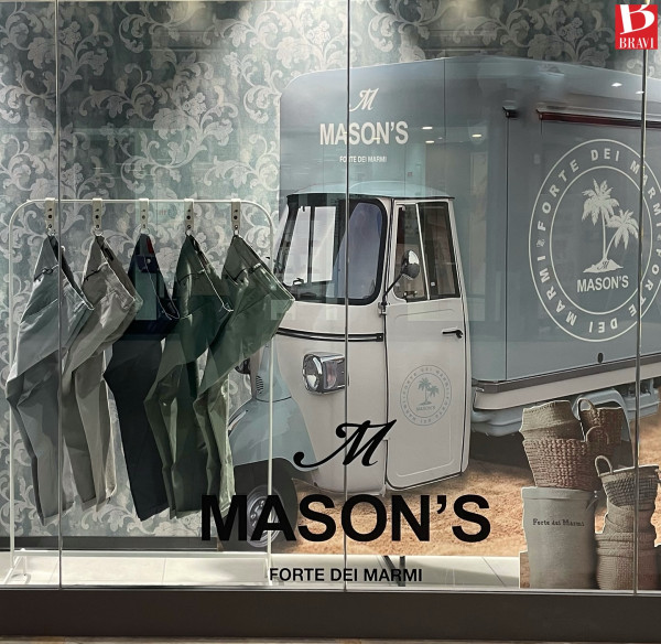 Nuova vetrina @masons_official ✨👖 #masonsofficial #masonsclothing #masonspants #newwindow #vetrina #men #fashion #newin #menclothings #pe25 #ss25 #newin #followus #gruppobravi